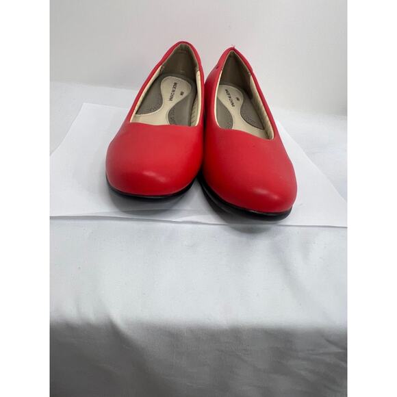 Red Pleather Womens Size 6 1/2 Red Pumps NNB! - Picture 6 of 8